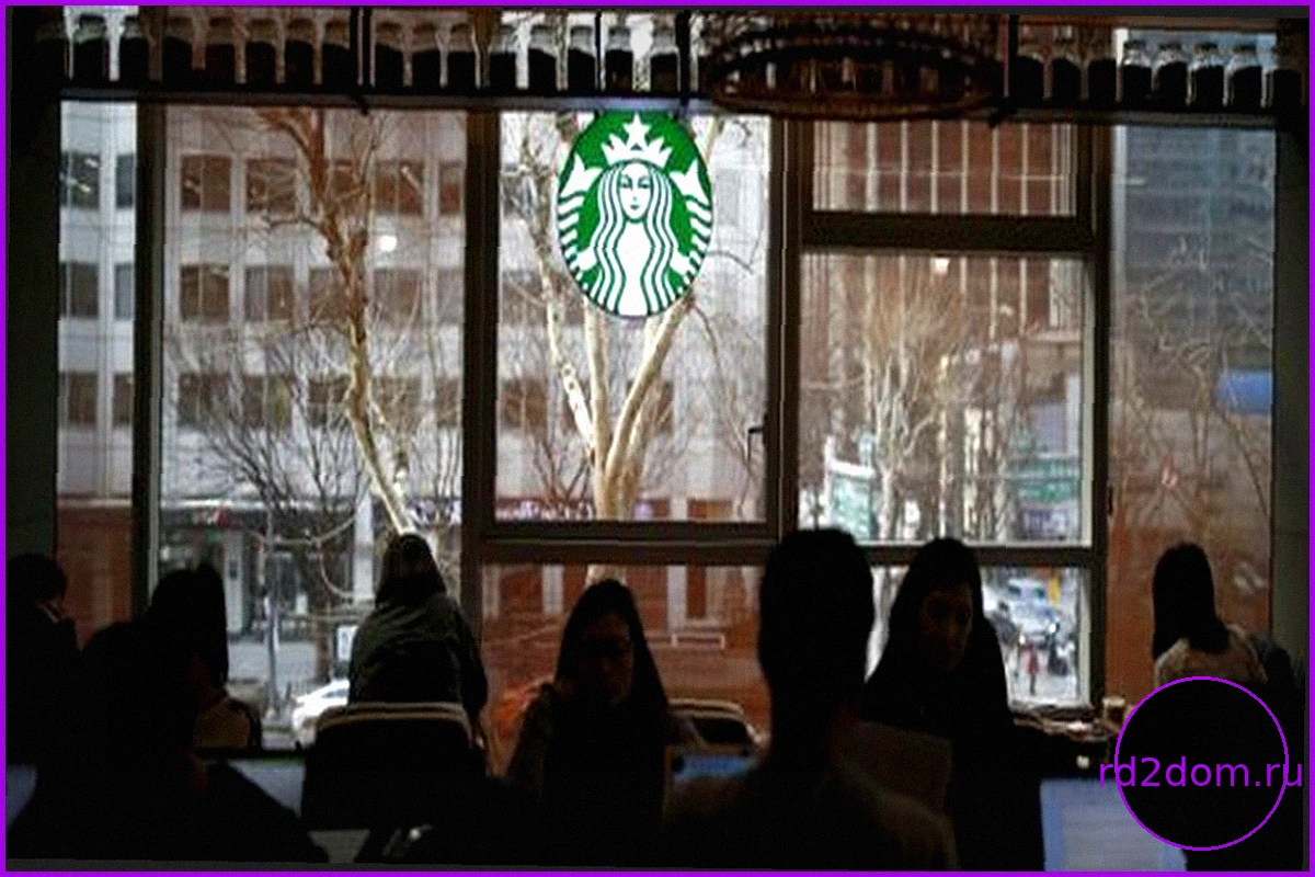 Starbucks в Южной Корее вызвало возмущение, объявив «День танков» в годовщину военных репрессий